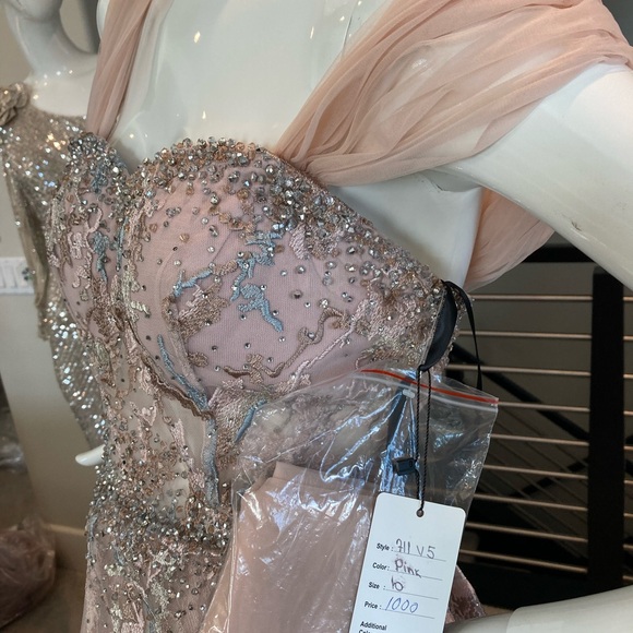 New elegant long dress/gown - Picture 10 of 17